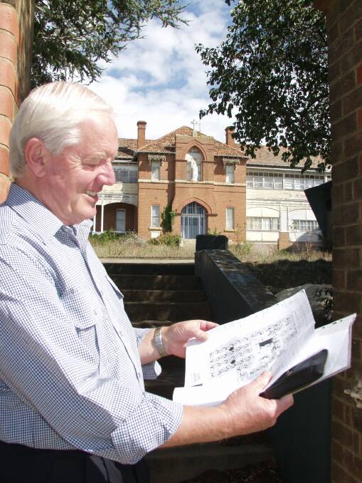 The Goulburn Heritage Group’s David Penalver outside the St John’s Orphanage in 2004.
