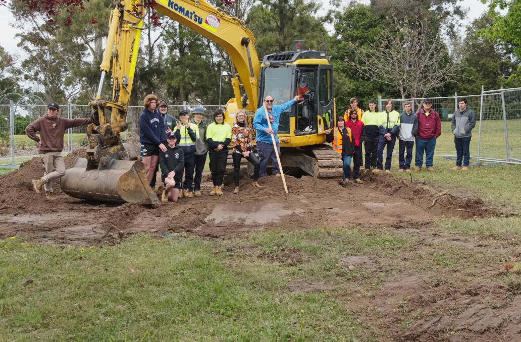 Practical learning: The participants are building a conservation pit in Victoria Park. Photo: supplied. 