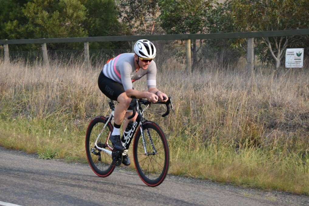 Close run: Robbie Dorsett was just edged out by Jason McLaughlin in last week's racing action at Middle Arm Road. Photo: Supplied.