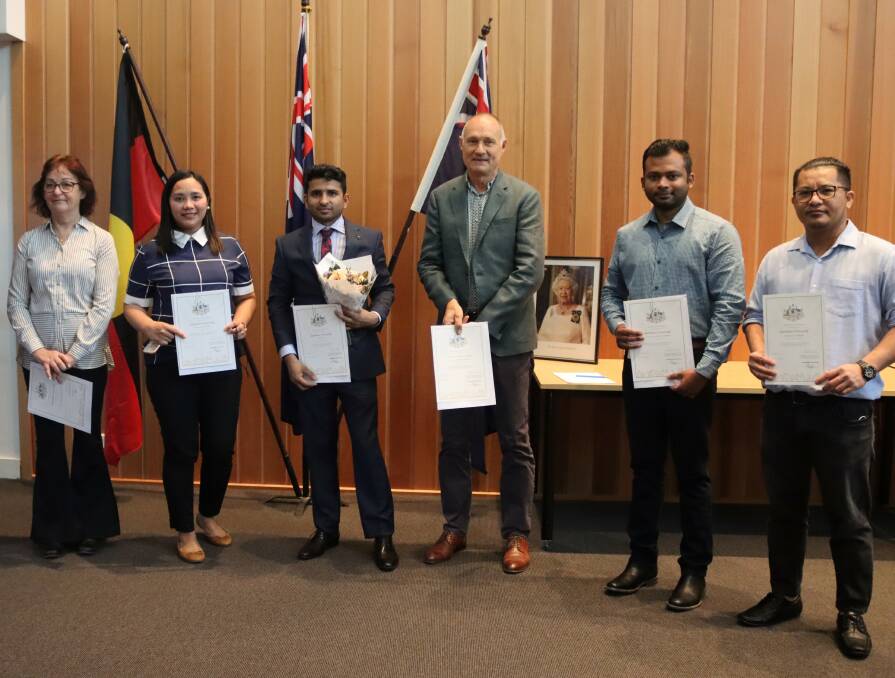 Six new citizens were welcomed to Goulburn at a ceremony last week. Photo: Goulburn Mulwaree Council. 