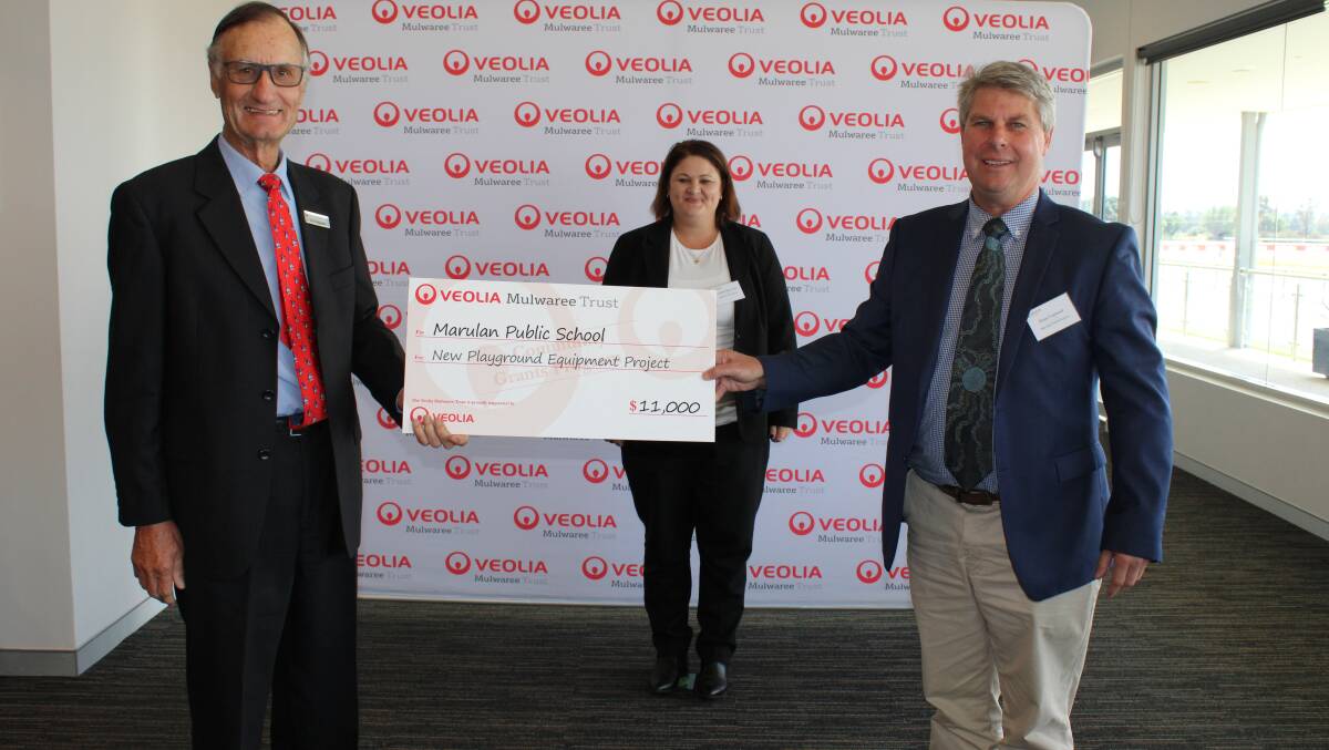 Ross Copland and Linette Edmunds receiving the cheque from Veolia Mulwaree trustee John Reynolds. Photo: supplied.