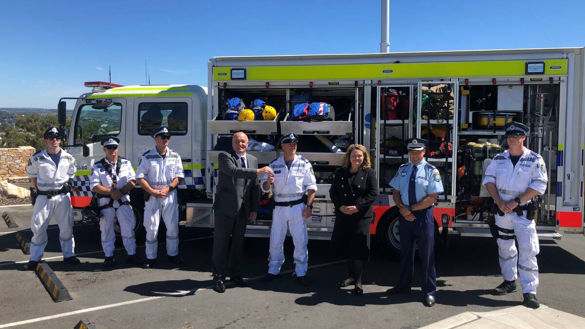 NSW Police Rescue Unit with Minister David Elliott, member for Goulburn Wendy Tuckerman and assistant commissioner Joe Cassar. Photo: supplied. 