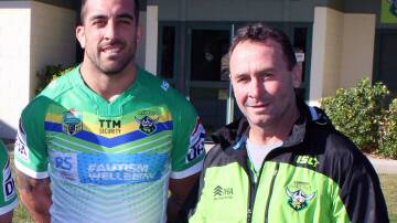 Paul Vaughan joins Raiders coach Ricky Stuart in raising awareness for autism. Photo: Supplied. 