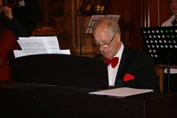 One of the Conservatorium’s founders and local composer Paul Paviour was compere, conductor and an organist at the gala concert.