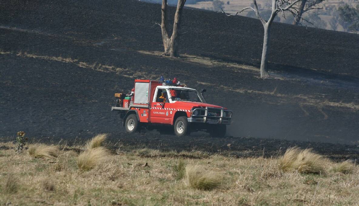 Carrick-Brayton bushfire near Bulls Pit Road - Photos CHRIS GORDON