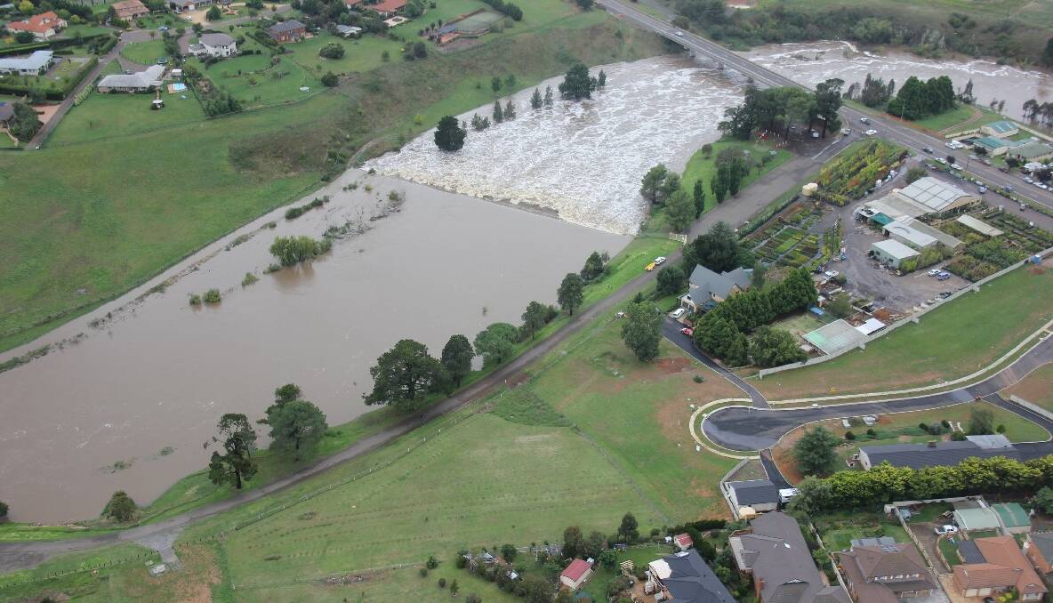 Aerial photos of Goulburn flooding - taken March 1, 2012 by David Ellison (Goulburn Mulwaree Council). 