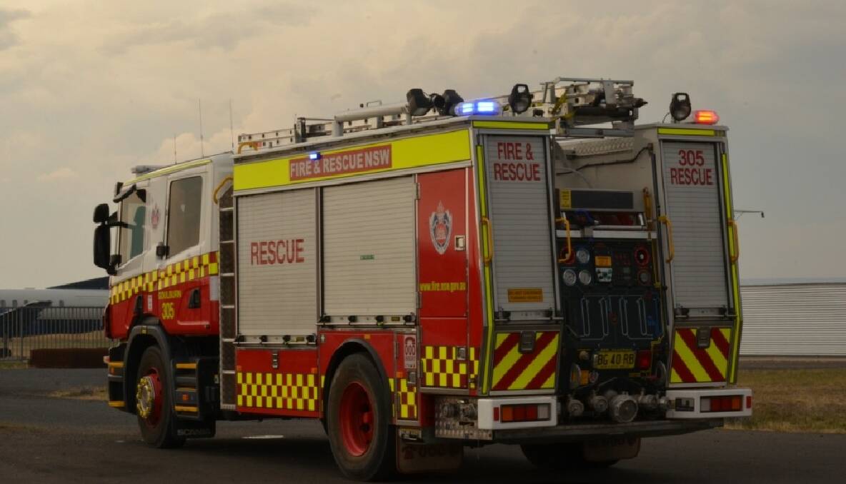 NSW Fire and Rescue at the ready - Goulburn Airport 23/12/12 
