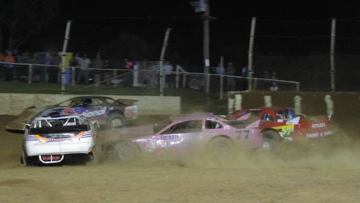A three-way smash between Paul Kranitis, Bill Miller and Steve Jordan overshadowed much of the action. All drivers escaped unscathed.
